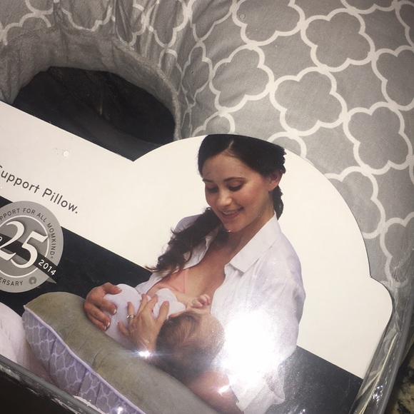 Brand new baby feeding and instant support pillow - Picture 3 of 6
